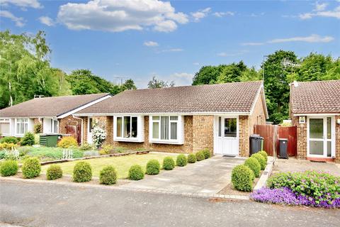2 bedroom bungalow for sale - Elsdon Road, Goldsworth Park, Woking, Surrey, GU21