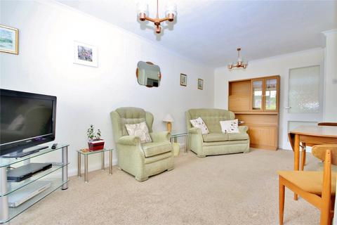 2 bedroom bungalow for sale - Elsdon Road, Goldsworth Park, Woking, Surrey, GU21