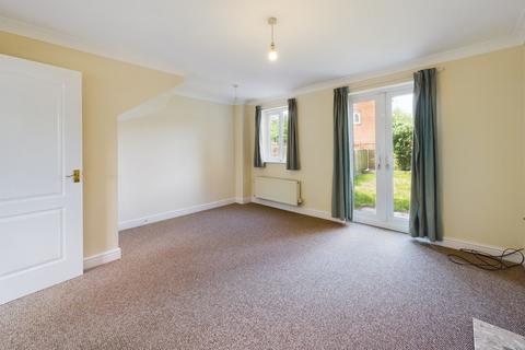 2 bedroom end of terrace house to rent, Etive Close, Attleborough