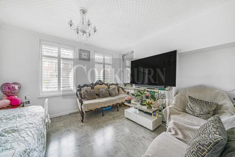 3 bedroom terraced house for sale - Dunkery Road, London, SE9