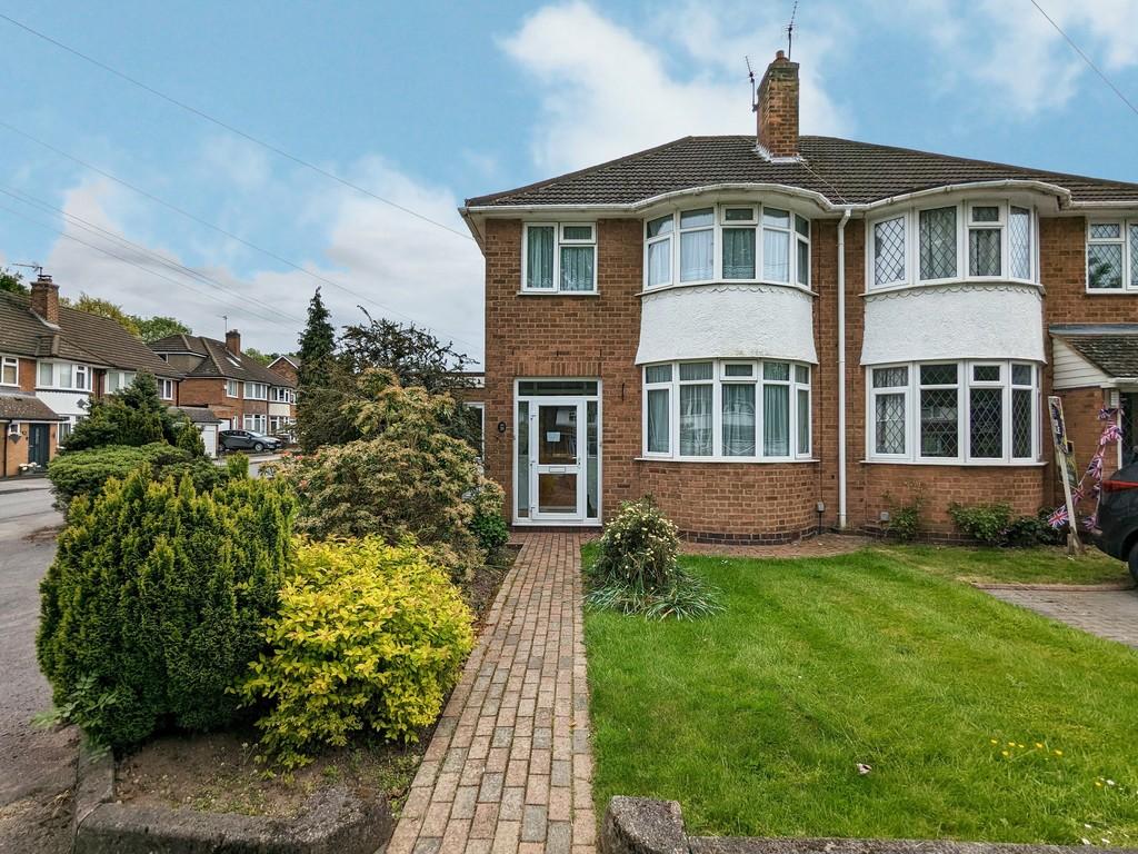 Bramcote Drive, Solihull 3 bed semidetached house £350,000