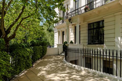 2 bedroom flat for sale, Hyde Park Gardens, London, W2