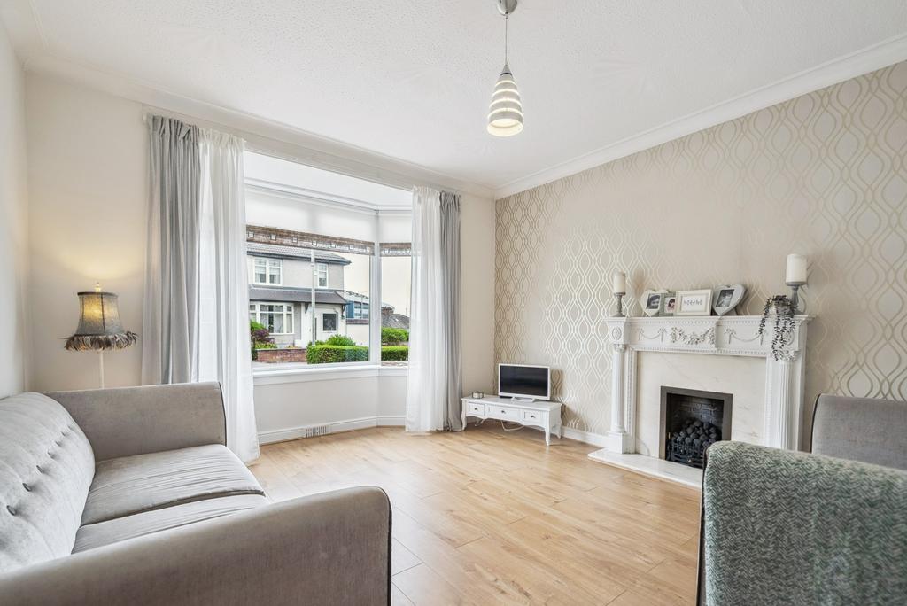 Kinmount Avenue, Kings Park, Glasgow, G44 4RS 3 bed terraced house £