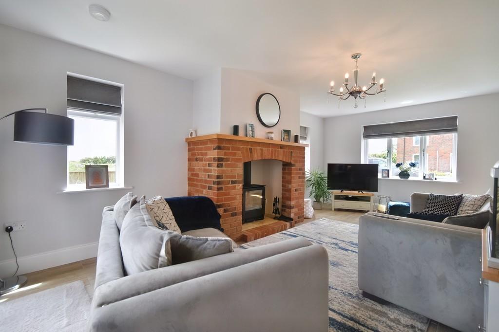 Stoneleigh Farm Drive, Maltby Le Marsh LN13 0BN 4 bed detached house