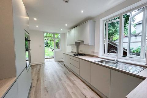 4 bedroom semi-detached house to rent, Upper Richmond Road, East Sheen