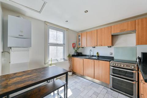 2 bedroom flat for sale - Tregothnan Road, Clapham North, London, SW9