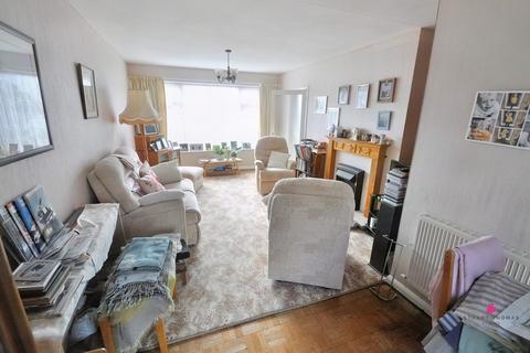 32 Avondale Drive, Leigh-on-sea, SS9 4HN