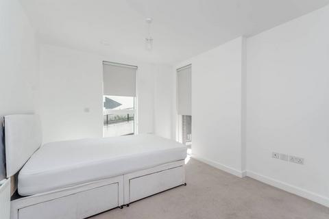2 bedroom flat to rent - Roehampton Lane, Roehampton, London, SW15