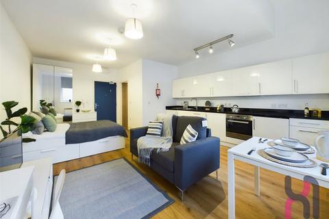 Flat to rent, Town Hall, Bexley Square, Salford, Manchester, M3