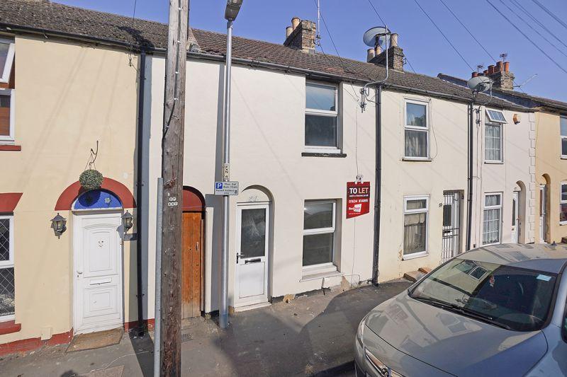 Fox Street, Gillingham 2 bed terraced house £1,100 pcm (£254 pw)