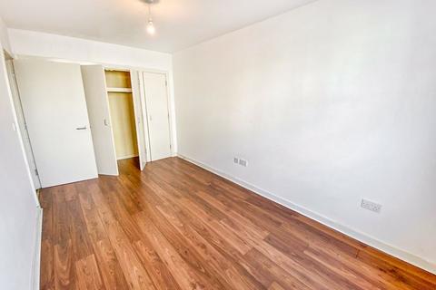 1 bedroom flat for sale, Barton Court, Whyteleafe