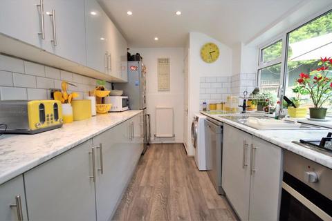 3 bedroom terraced house for sale, Rayleigh Road, Brentwood CM13