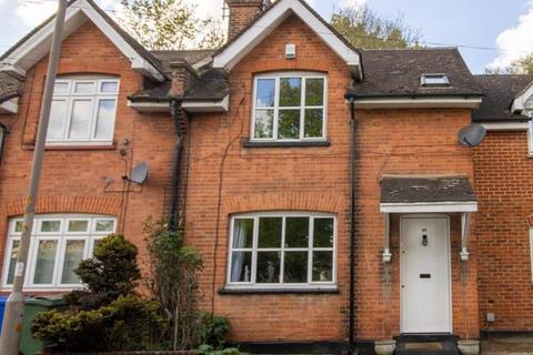 3 bedroom terraced house for sale, Rayleigh Road, Brentwood CM13