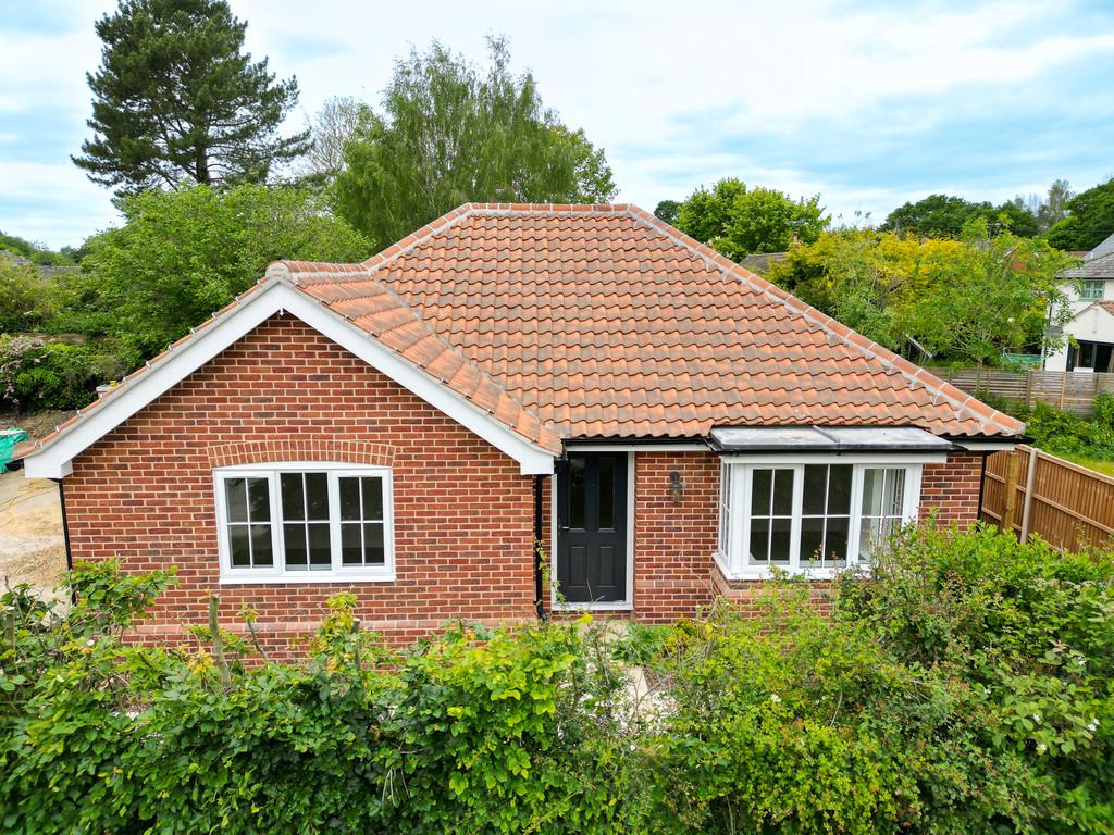 Heath Road, East Bergholt 2 bed detached bungalow for sale £415,000
