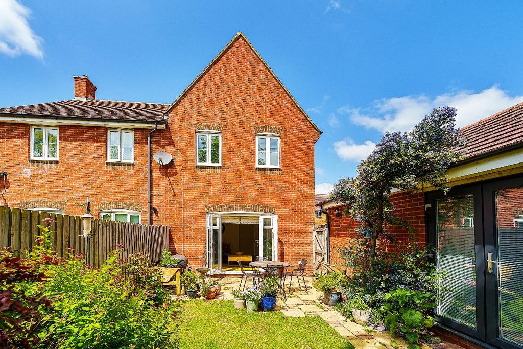 Lincroft, Cranfield, Bedford 5 bed semidetached house £375,000