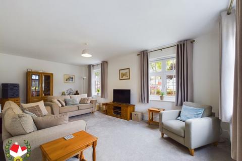 5 Wadley Close, Gloucester, GL1 3FE