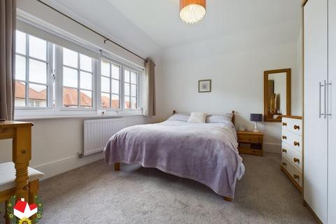 5 Wadley Close, Gloucester, GL1 3FE