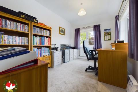 5 Wadley Close, Gloucester, GL1 3FE