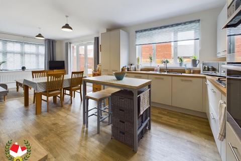 5 Wadley Close, Gloucester, GL1 3FE