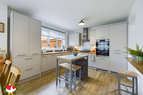 5 Wadley Close, Gloucester, GL1 3FE