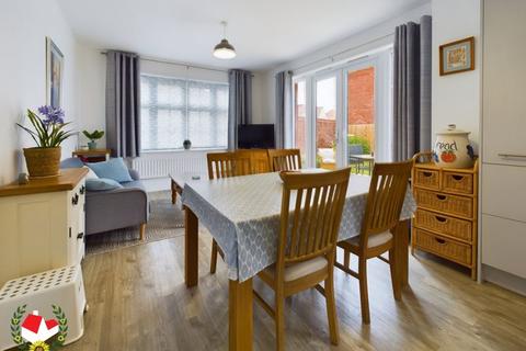 5 Wadley Close, Gloucester, GL1 3FE