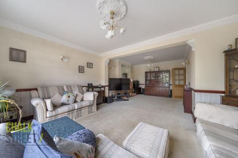 29 Redden Court Road, Romford, RM3 0UR