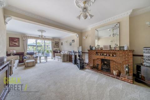29 Redden Court Road, Romford, RM3 0UR
