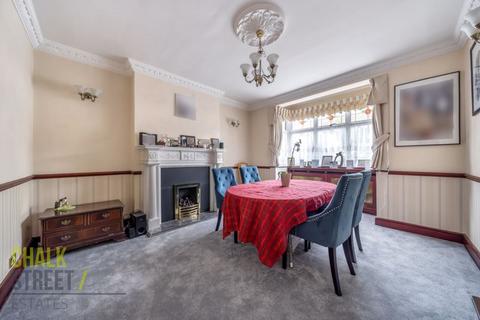 29 Redden Court Road, Romford, RM3 0UR