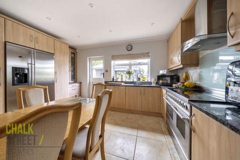 29 Redden Court Road, Romford, RM3 0UR
