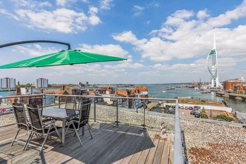 3 bedroom penthouse for sale, Broad Street, Old Portsmouth