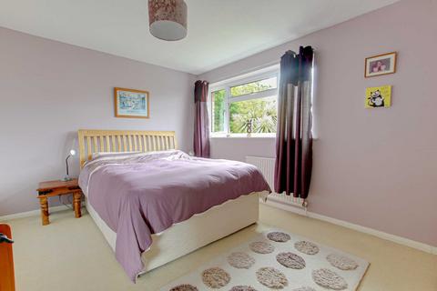14 Queensway, Caversham, Reading, RG4 6SQ