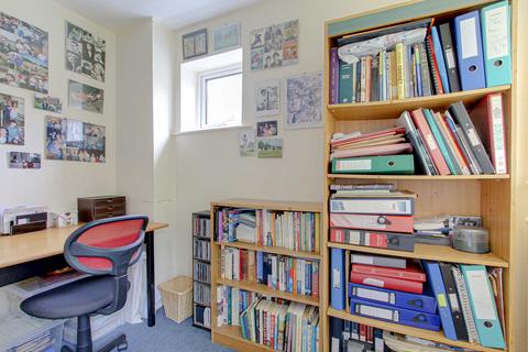 14 Queensway, Caversham, Reading, RG4 6SQ