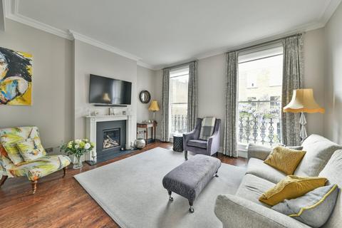 3 bedroom flat for sale, Redburn Street, London