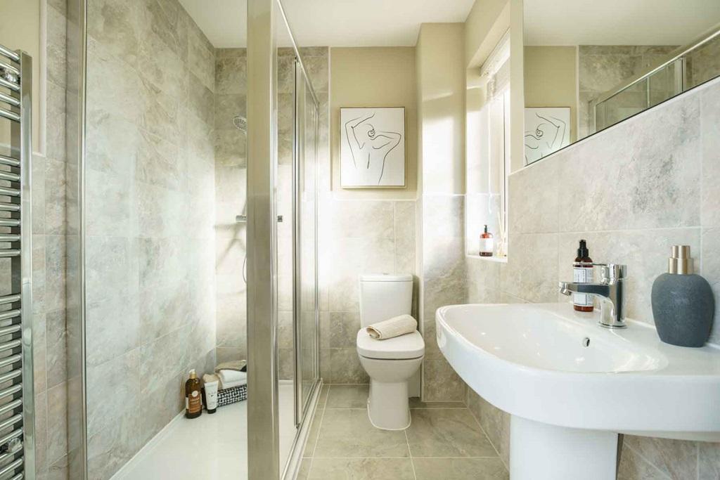 En-suite to bedroom