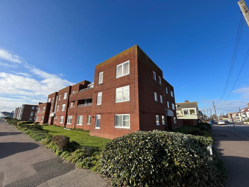 Beach Station Road, Felixstowe 1 bed apartment £695 pcm (£160 pw)