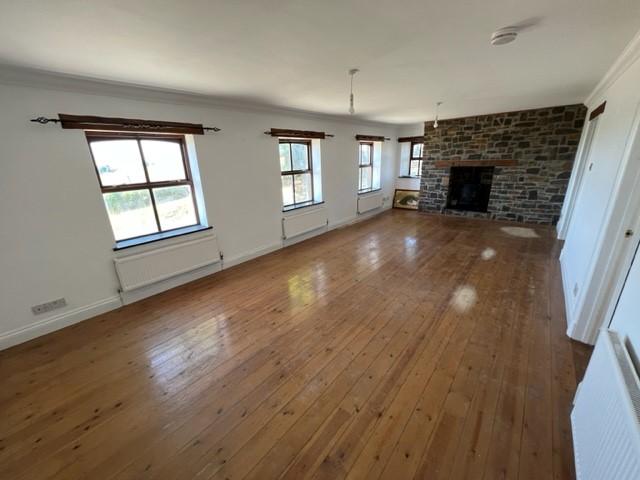 Front Lounge/DIning Room