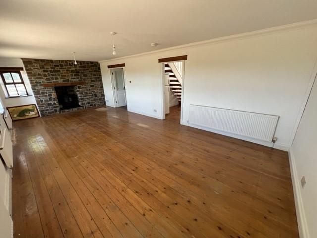 Front Lounge/DIning Room