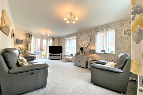 4 bedroom detached house for sale, Curacao Crescent, Bletchley, Milton Keynes, MK3