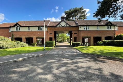 2 bedroom maisonette to rent - Helston Lane, Windsor SL4