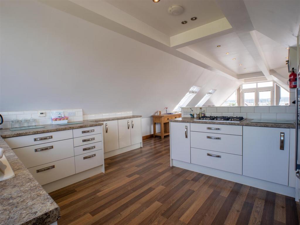 Kitchen 3.jpg