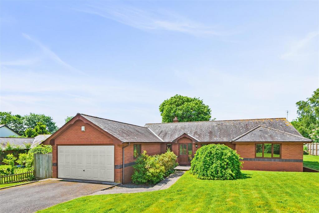 Weston, Honiton 3 bed bungalow £600,000