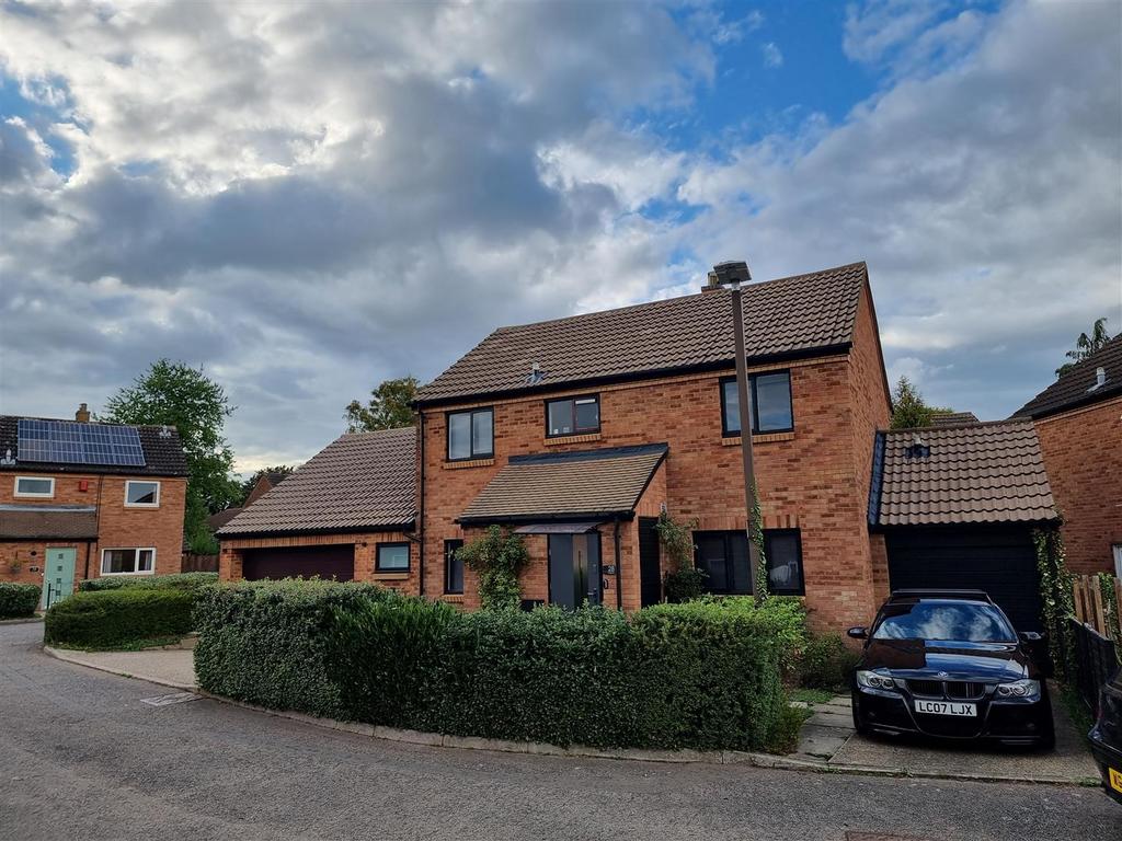 Longcross, Pennyland, Milton Keynes 4 bed detached house for sale £475,000