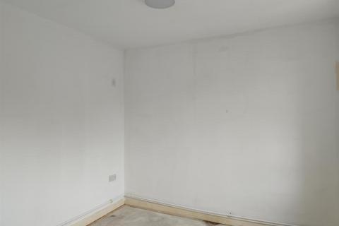 2 bedroom flat to rent - Lichfield Road, Shelfield, Walsall
