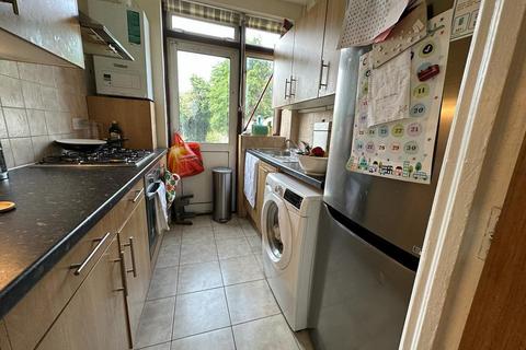 3 bedroom terraced house to rent, Sandhurst Road, London