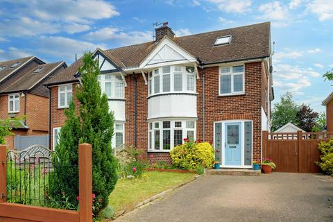 3 bedroom semi-detached house for sale - Roxwell Avenue, Chelmsford CM1