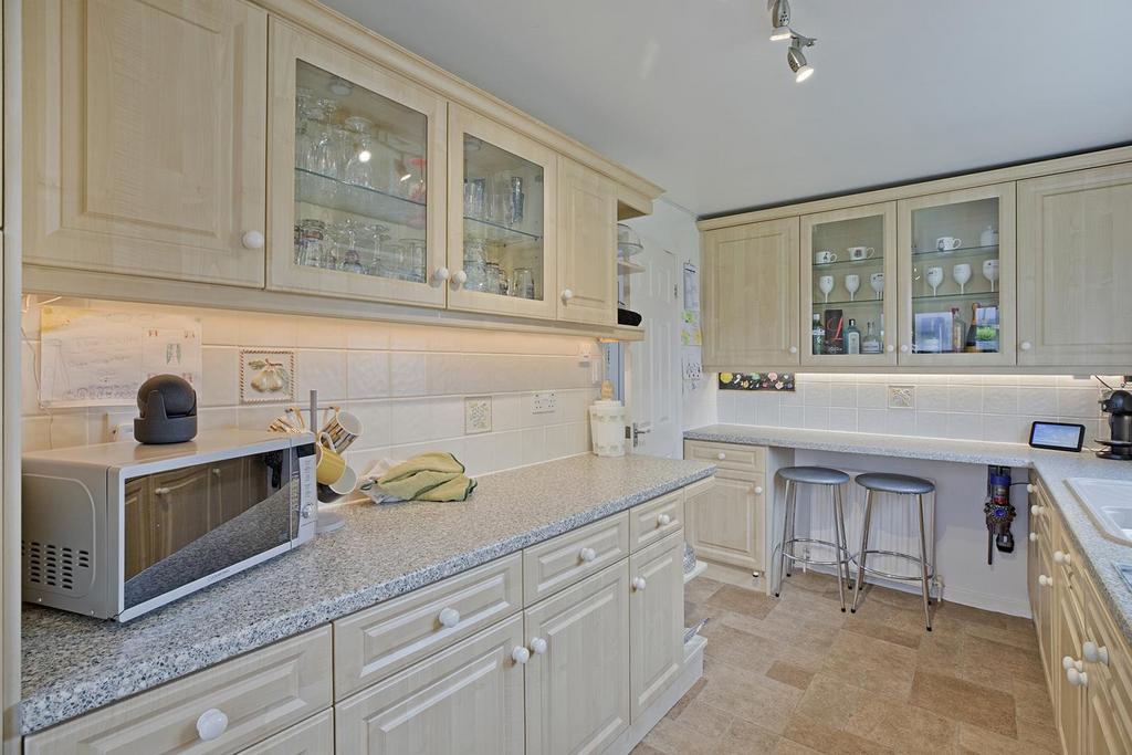 Sandholme Drive, Burley In Wharfedale LS29 4 bed detached house for sale £499,950