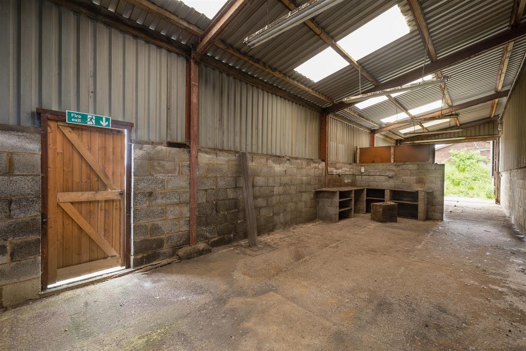 NN14 2 QW, Willowbrook Farm, Desborough014.jpg