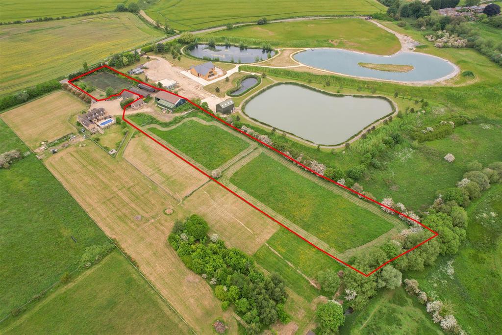 NN14 2 QW, Willowbrook Farm, Desborough043.jpg