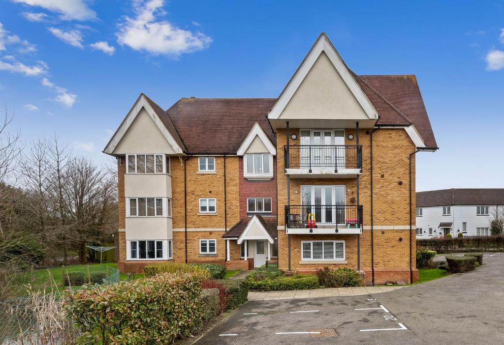 Brisley Close,Kingsnorth,Ashford 2 bed apartment £950 pcm (£219 pw)