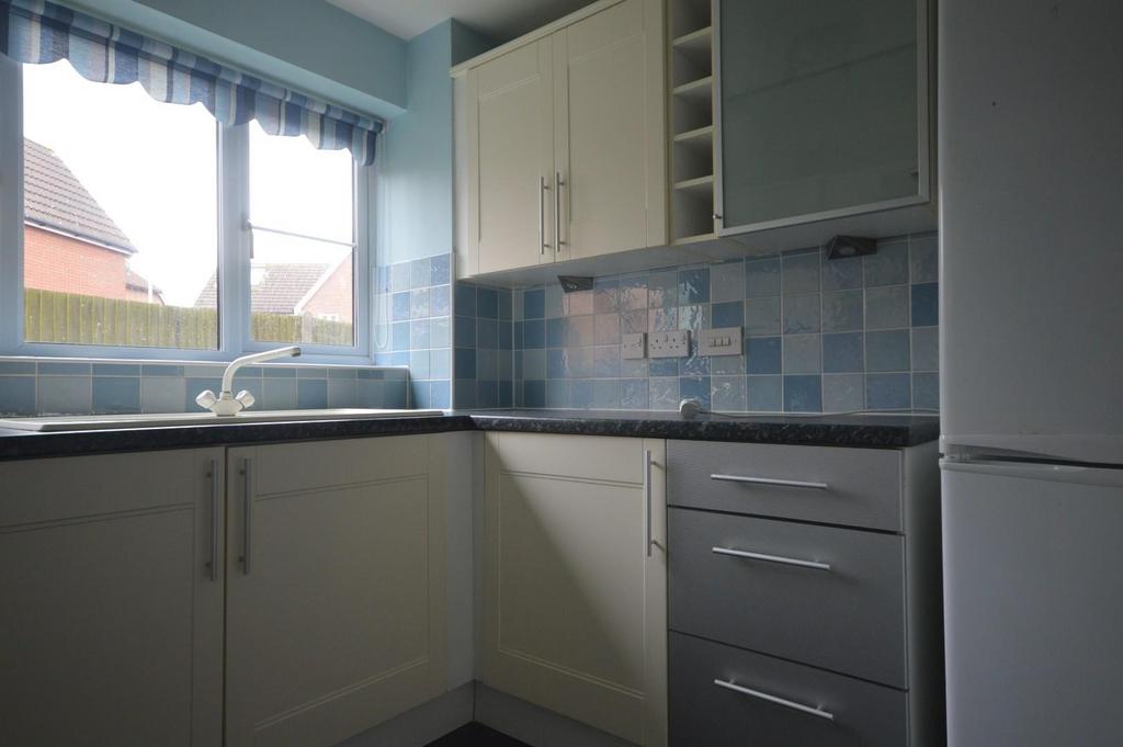 Brisley Close,Kingsnorth,Ashford 2 bed apartment £950 pcm (£219 pw)
